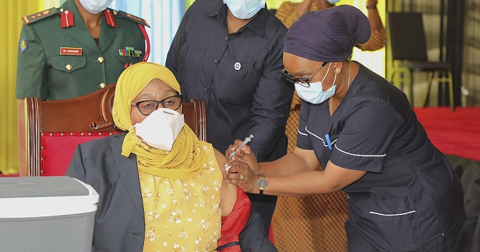 Tanzania: The President become the first to be vaccinated.