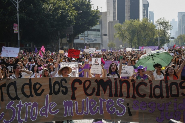 Mexique: &quot;Environ 12 femmes sont assassinées tous les jours&quot; selon une manifestante